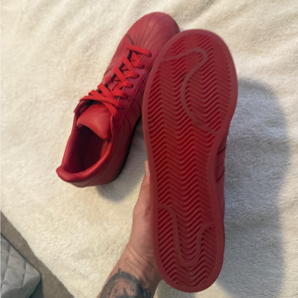 Adidas superstar size 9 1/2